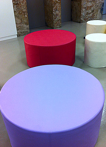 Sofa Tub Tubò Ecopelle - The cylindrical colored maxi pouf